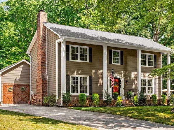 5104 Nantucket Rd, Greensboro, NC 27455