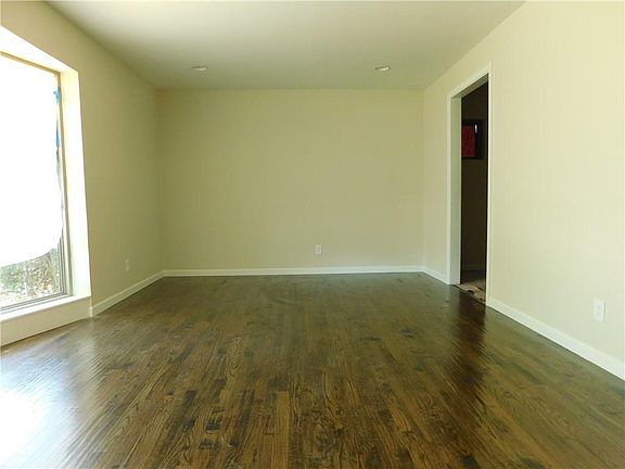 3rd image of 114 Saint Lukes Dr