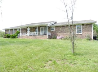 131 E Harris Rd, Bethpage, TN 37022