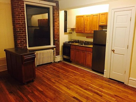 2nd image of 3015 33rd St APT 5G