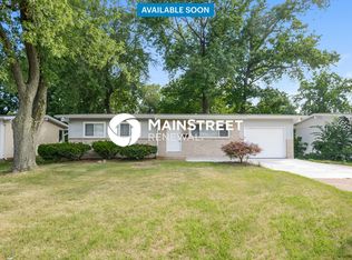 1290 Aspen Dr, Florissant, MO 63031