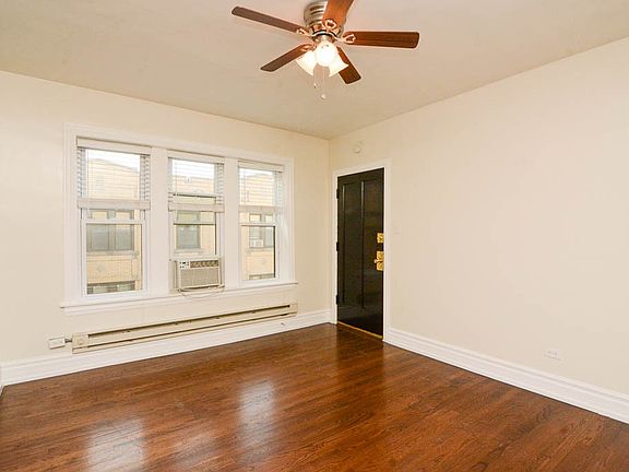 5th image of 3819.5 N Greenview Ave #E4