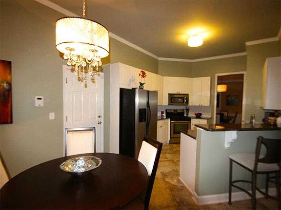 Kitchen and Breakfast Area