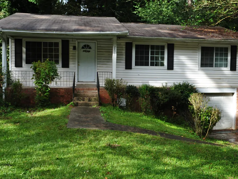 2875 Hedgewood Dr NW — Photo 1