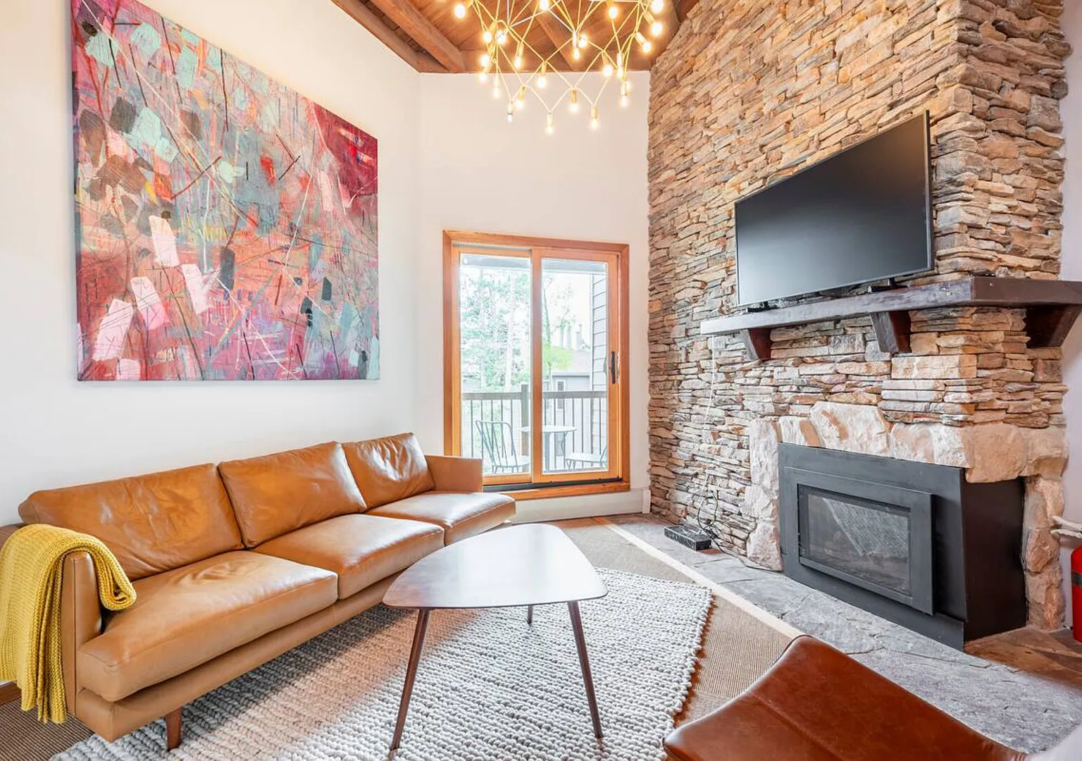 Renovated 2br + Loft — Photo 2
