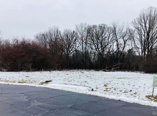 4141 Hidden View Dr, Flint, MI 48506