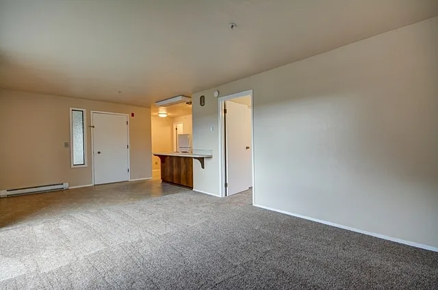 1199 SE 9th Ave — Photo 4
