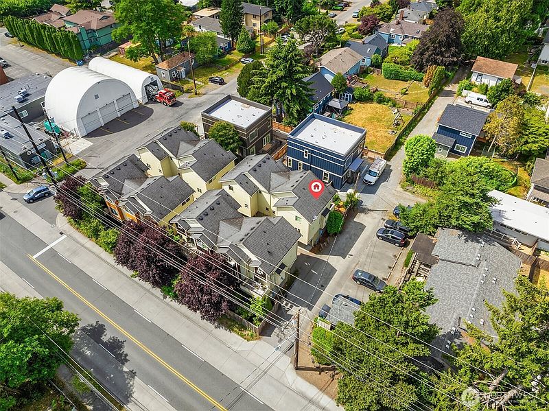 2nd image of 1406 N Northgate Way #B