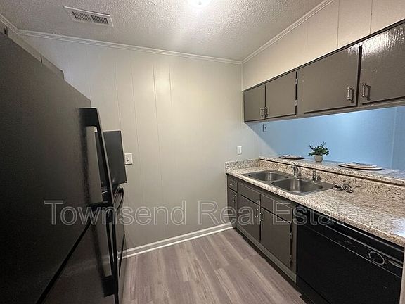 4th image of 5853A Century Oaks Dr