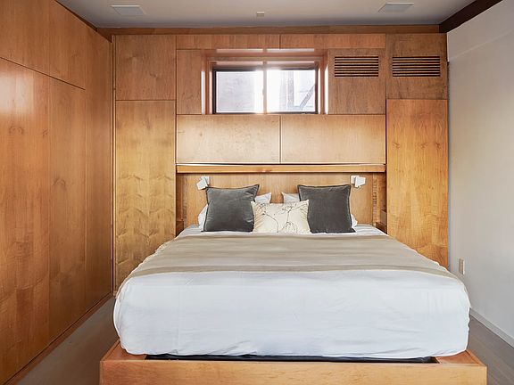 5th image of 170 W 76th St #Penthouse