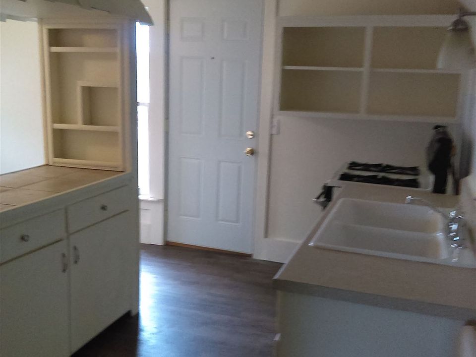 603 Bryant kitchen 1