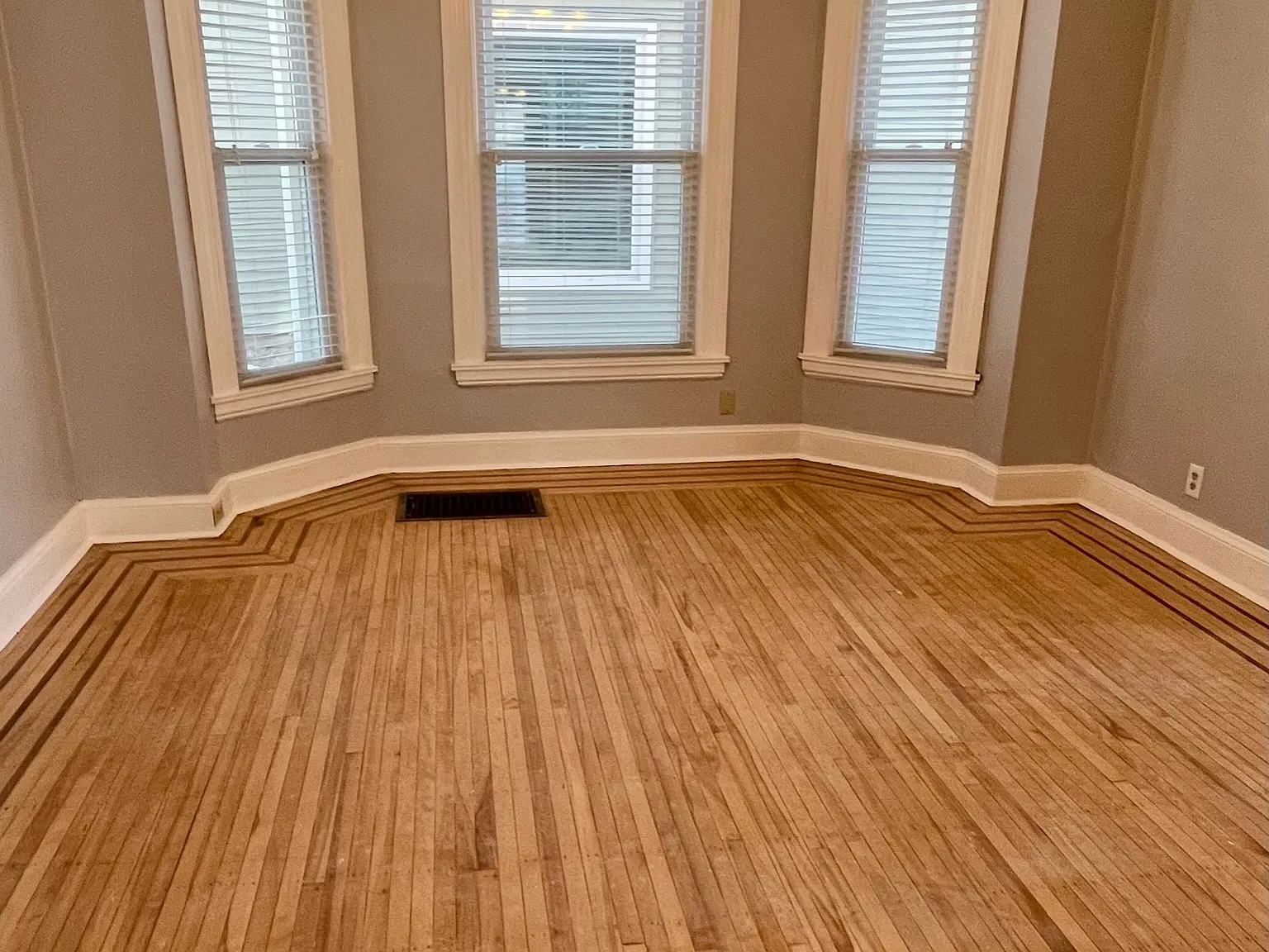 2 bed, 1000 sqft, $1,650 — Photo 2