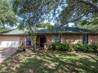 1212 Davis St, Cleburne, TX 76033