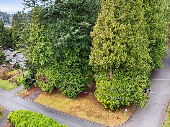 5th image of 3091 Royal Ave Lot 2