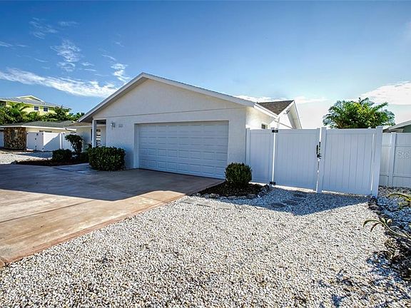 5th image of 3615 Royal Palm Dr