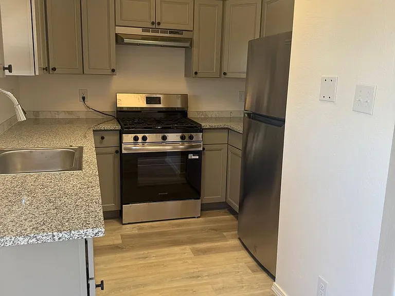 1825B Father Sky St NE — Photo 3
