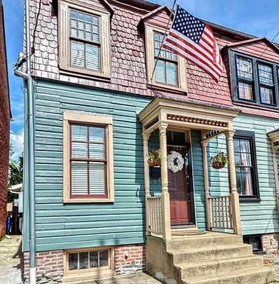 323 N Bentz St — Photo 1