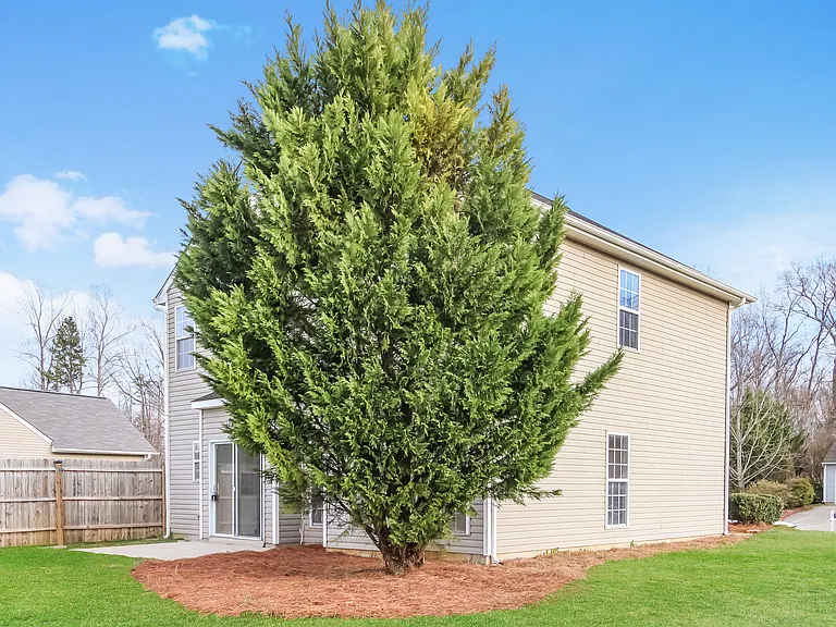 1225 Hampton Park Dr — Photo 16