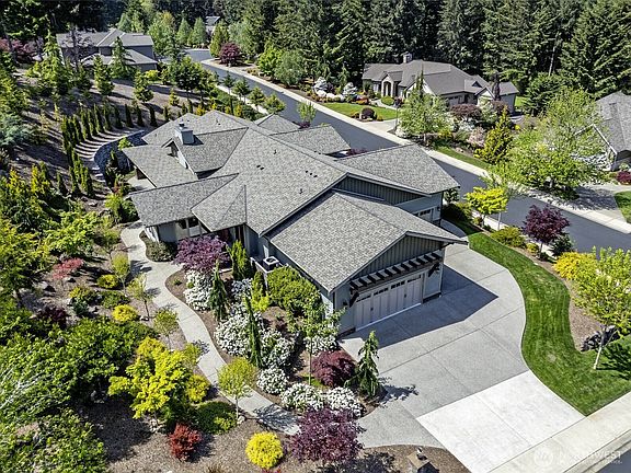 2nd image of 616 Hyak Way