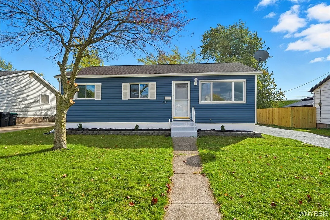 119 Hackett Dr photo 1