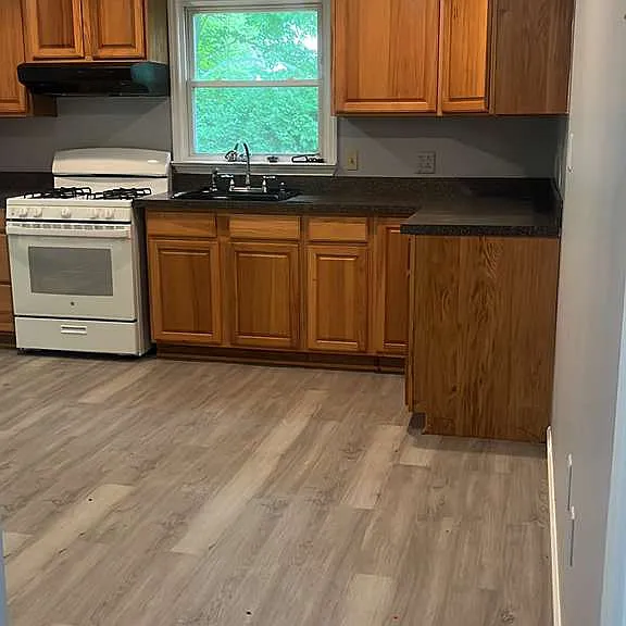 48 E Shore Dr — Photo 9