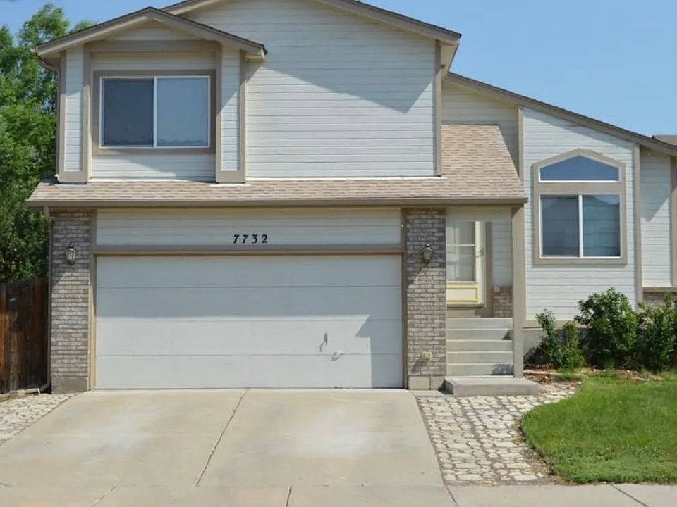 7732 Middle Bay Way