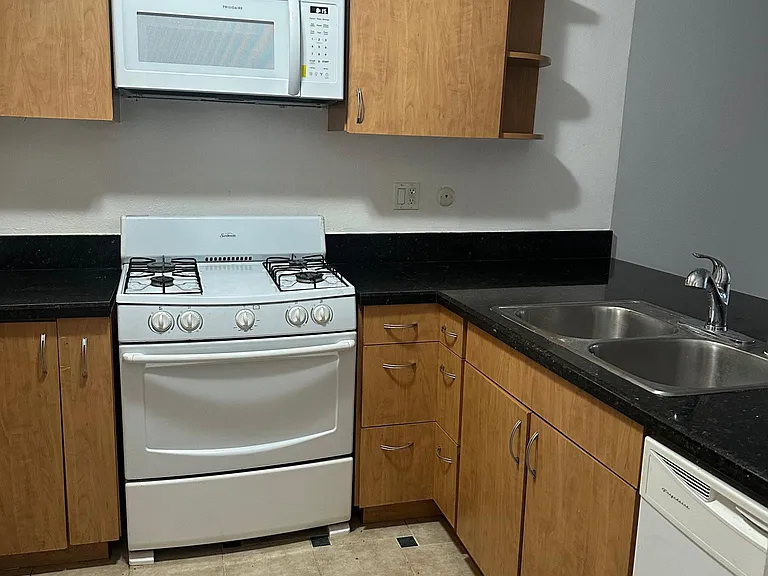 6955 Baird Ave #4 — Photo 8