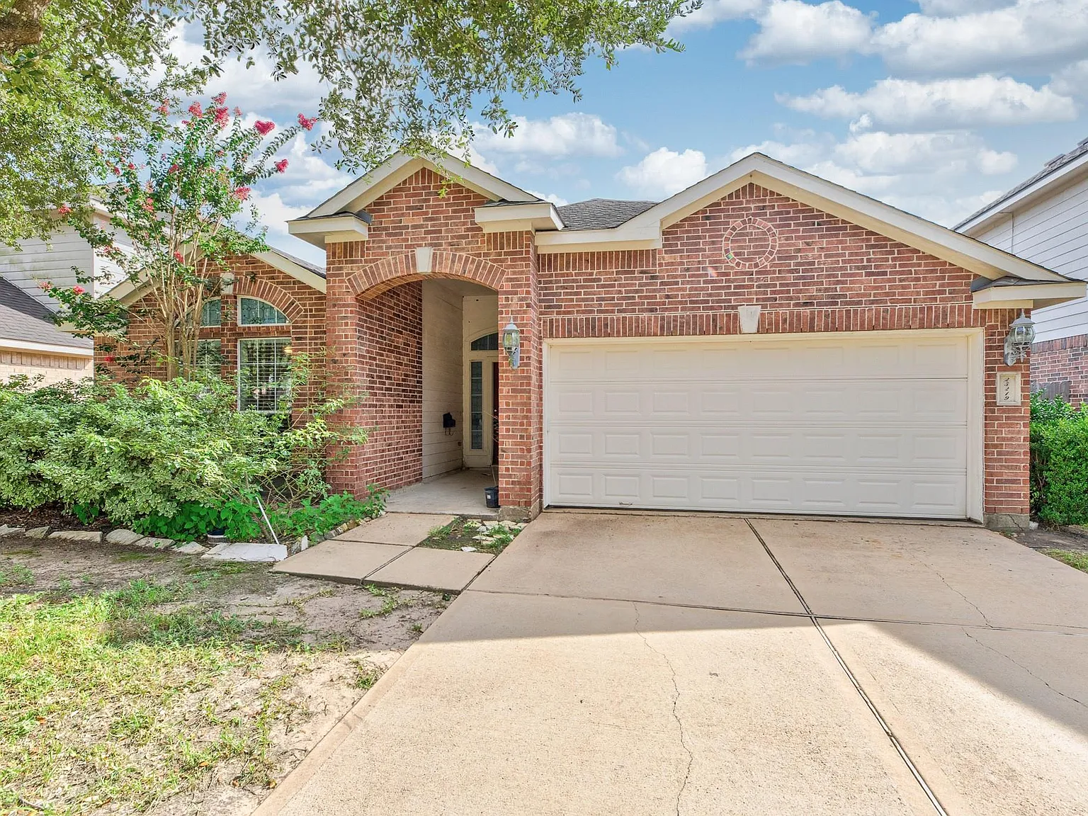 4 bed, 2.0 bath, 1881 sqft, $2,150 — Photo 4