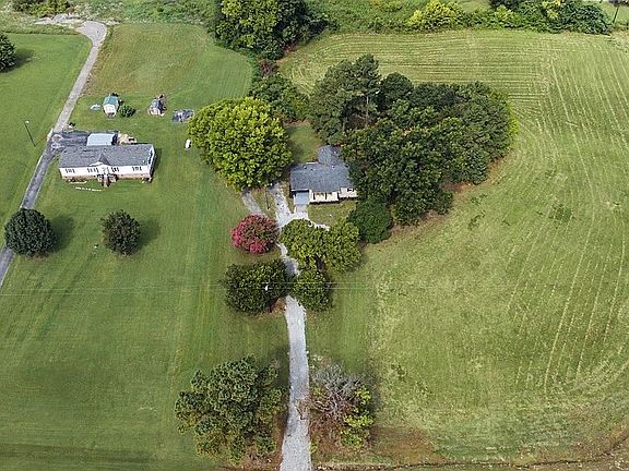 5th image of 1001 Springfield Rd