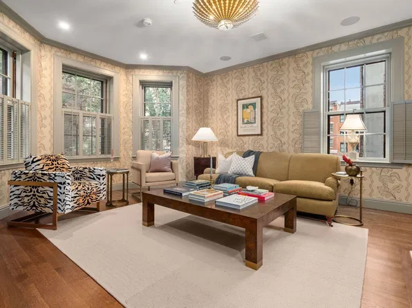4 W Hill Pl #4, Boston, MA 02114
