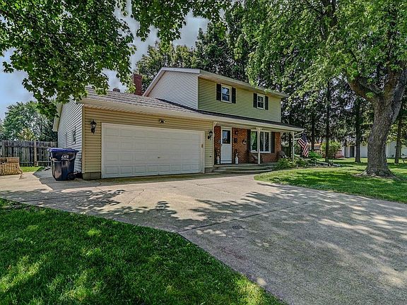 2nd image of 209 Bentwood Dr