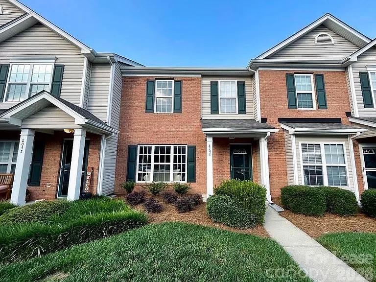 8049 Stoneham Ct — Photo 1