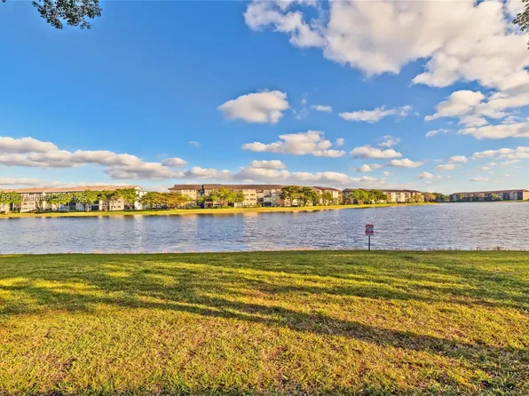 701 SW 141st Ave APT 106R, Pembroke Pines, FL 33027