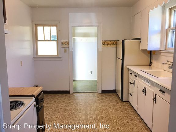 3rd image of 421 Pioneer Ave NE