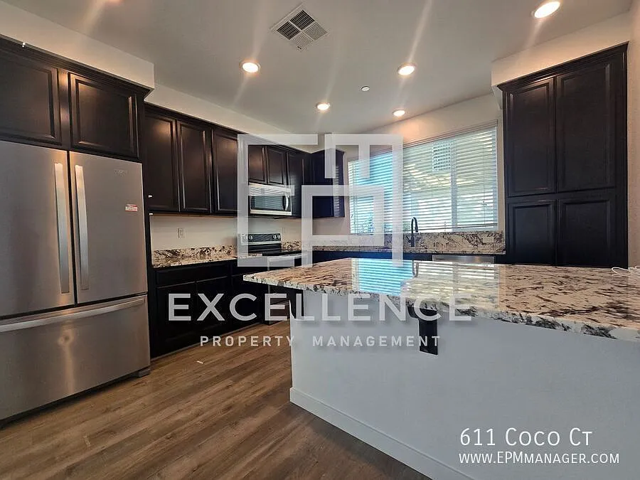 3/2.5 3 Story Townhouse with Solar - Patio and Balcony, 2 Car Garage, Washer and Dryer and More! — Photo 3