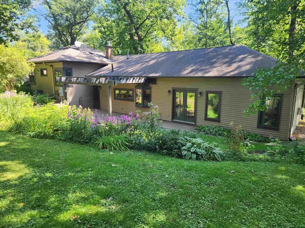 2125 Greenwood Ave, Cedar Falls, IA 50613