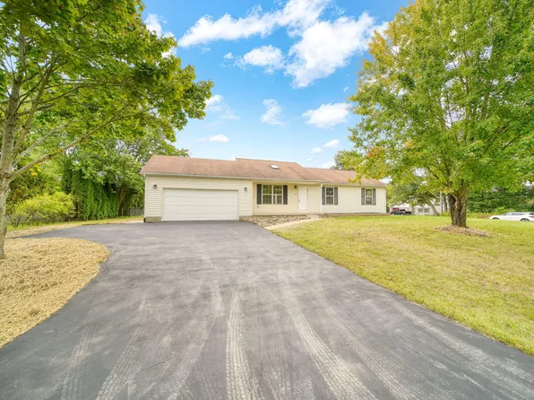 115 Sussex Pl, Brooklyn, MI 49230