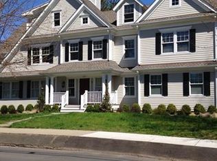 28 Gilbert St APT 2C, Ridgefield, CT 06877