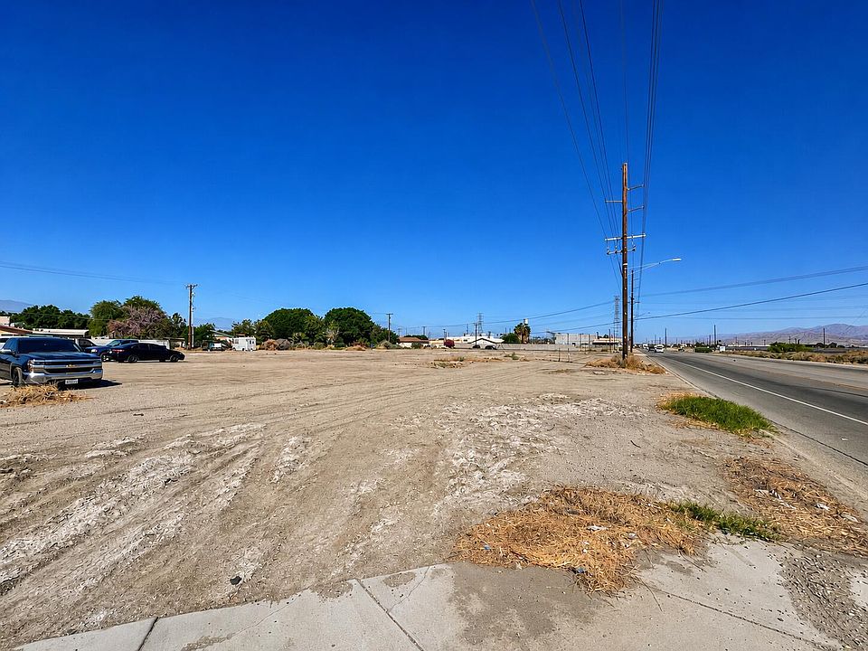 2nd image of 50529 Grapefruit Blvd