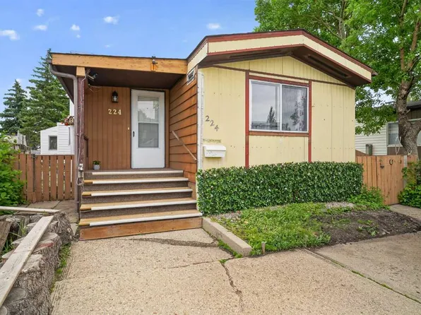 224 W Huntwell Rd NE, Calgary, AB T2K 5S9