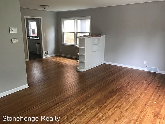 2nd image of 3015 Algonquin Pkwy