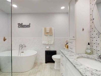 43 Starks Pl, Lynbrook, NY, 11563