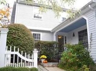 15 Fairfield Dr, Lexington, MA 02420