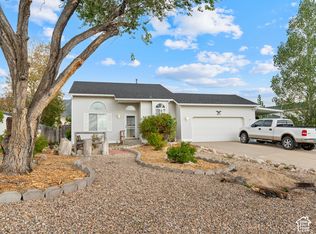 863 W Sundown Ln, Tooele, UT 84074