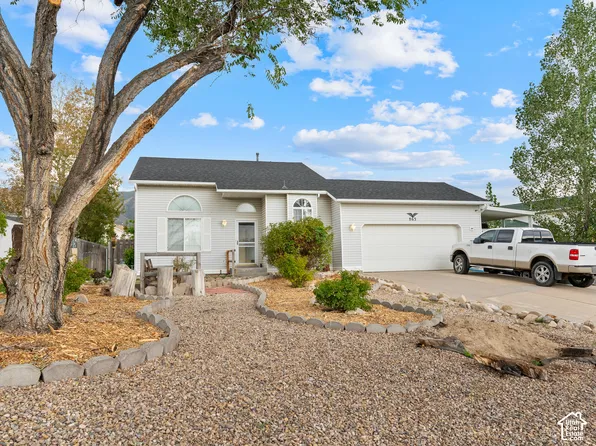 863 W Sundown Ln, Tooele, UT 84074