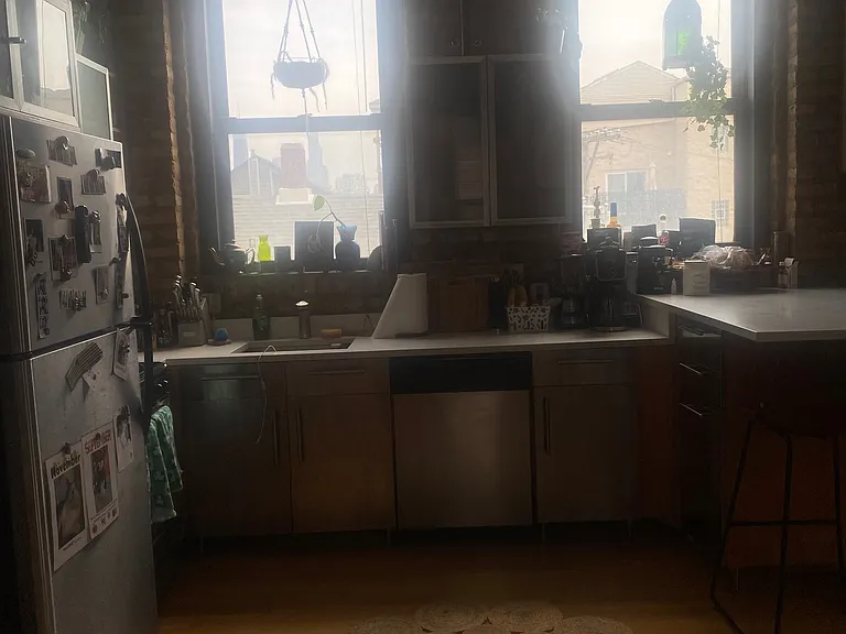 1151 W Erie St #3R — Photo 8