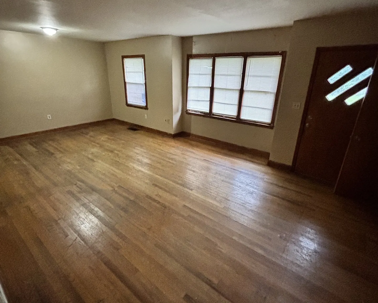 4 bed, 1.5 bath, 1548 sqft, $1,300 — Photo 4