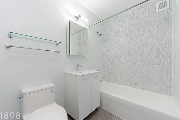 Rented by A&E Real Estate Management | media 6