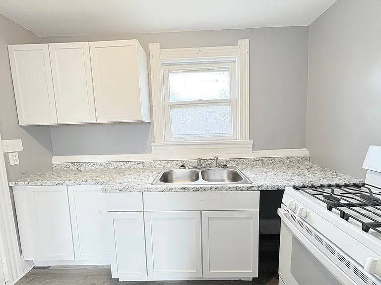 649 Willard St #2 — Photo 8