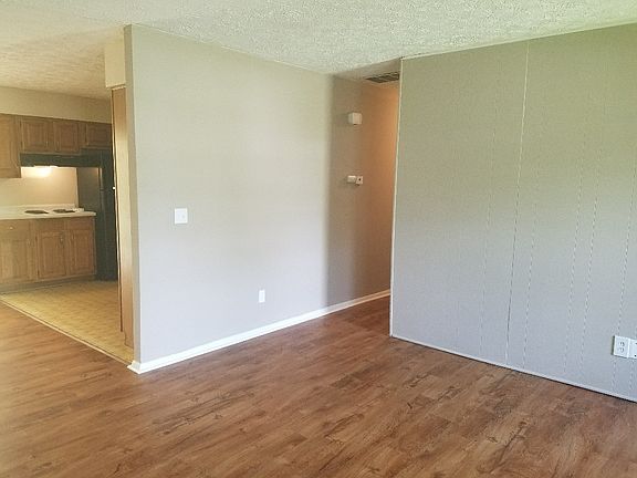 2nd image of 1485 Meredith Dr